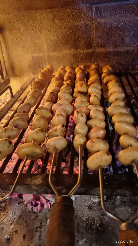 Brochetas de papas a la parrilla